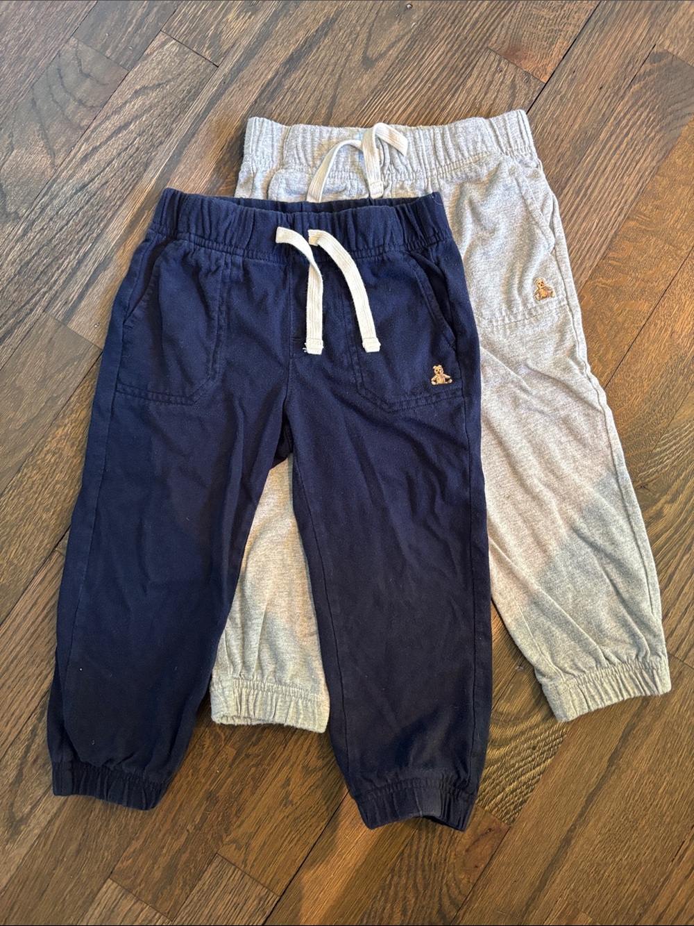 GAP Kids Jogger Pants in Navy & Light Gray